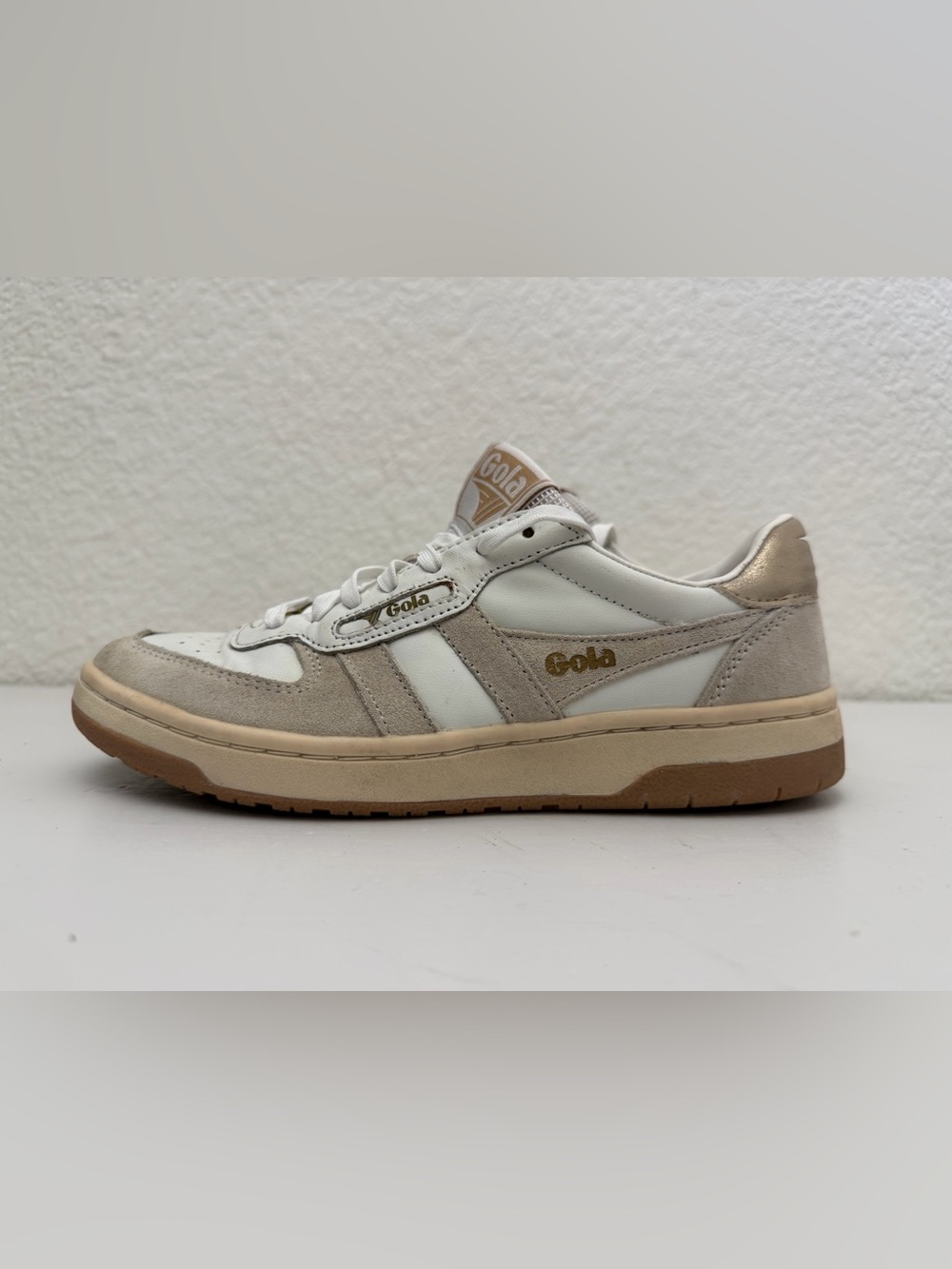 Gola Exclusive Hawk Sneakers • Retro Trainer in White, Beige & Gold • Size 6